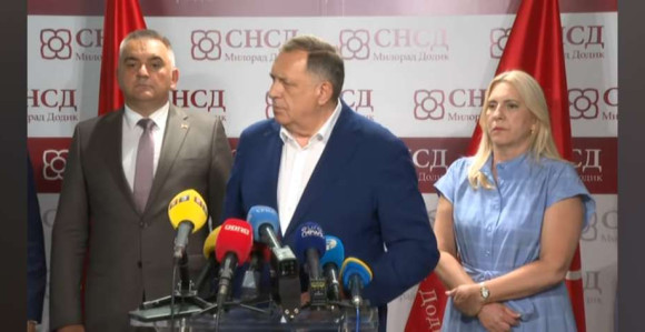 "Spontani doček“ Minića, Željke i Dodika u školama 1. septembra?!