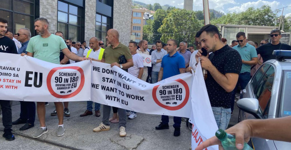 Protest prevoznika u Sarajevu: Traže duži boravak u EU ili 14. septembra blokiraju sve granice