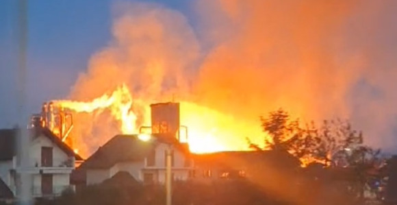 Bijeljina: Veliki požar zahvatio pilanu "Rašević" (VIDEO)