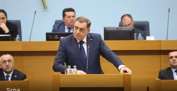 AUTOKRATIJA PROGUTALA SRPSKU: Kako je jedan čovjek ponizio narod i satro institucije