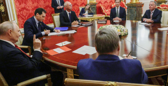 Ušakov: Tramp i Putin će se sastati ako se ukaže prilika