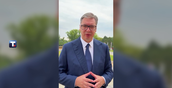 Вучић подноси оставку - У кампању иде као обичан грађанин