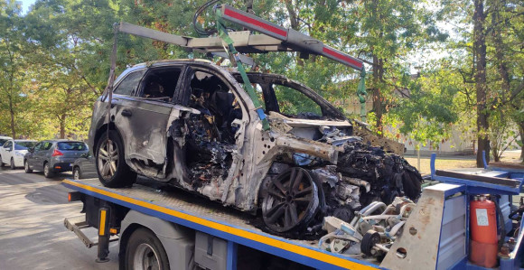 U Brčkom zapaljen džip poznatog privrednika
