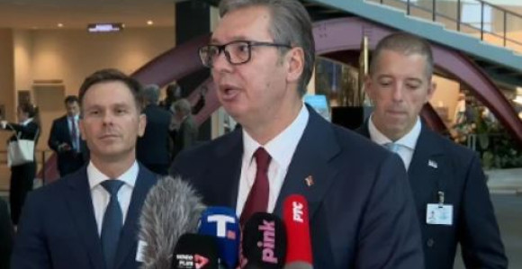 Vučić pozvao Trampa da dođe u Srbiju