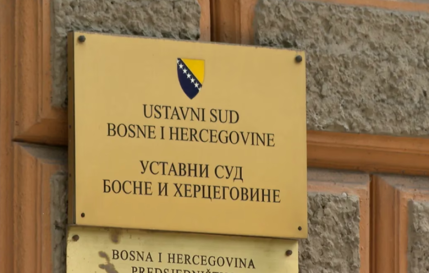 Dodik ne priznaje Ustavni sud BiH, a podnosi apelacije