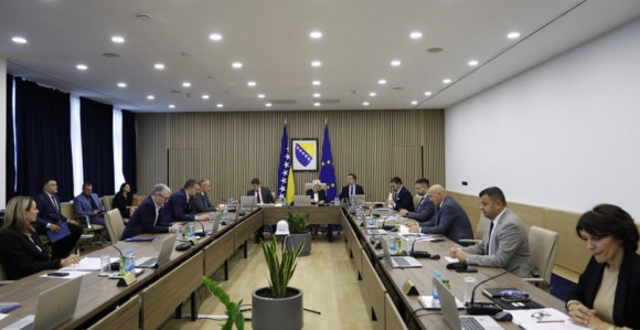 Bura u Savjetu ministara BiH: Na stolu zahtjev Srbije za otvaranje biračkih mjesta