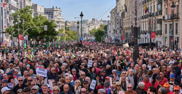 Хиљаде људи протестују у Турској због новинара и медија