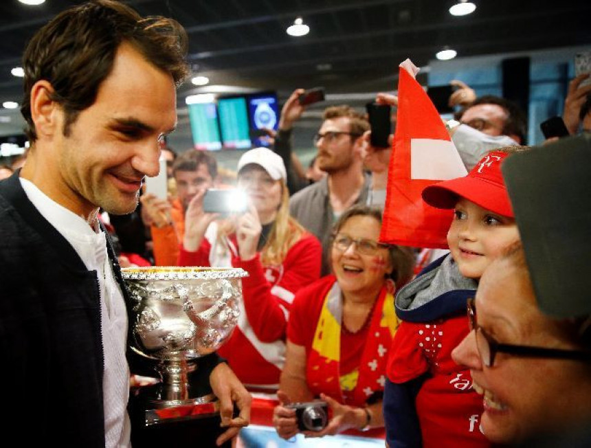 Federer do 38. godine ostaje u tenisu i igra ATP u Bazelu!