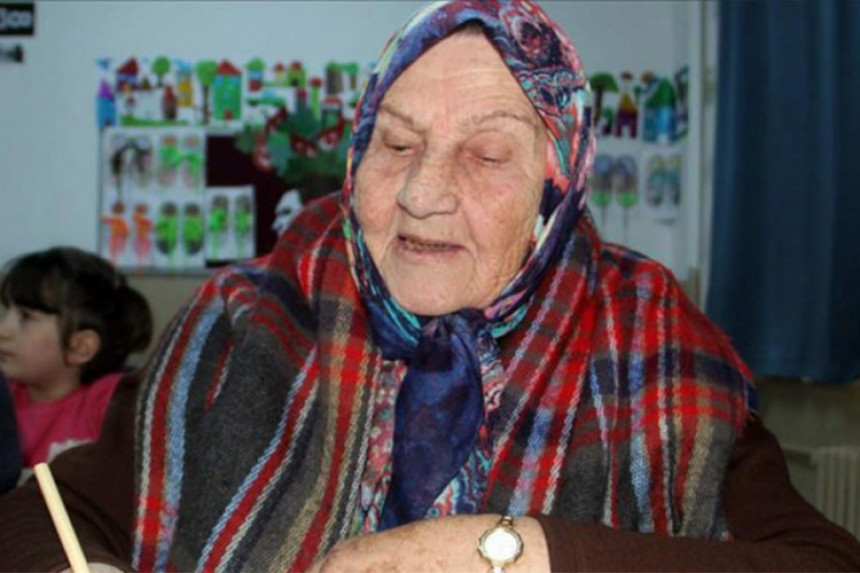 Krenula u školu u 92. godini života