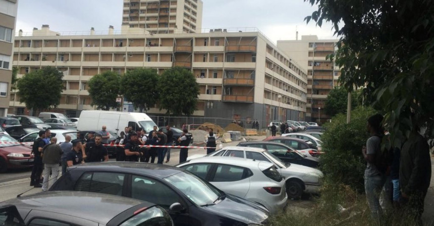 Хаос у Марсеју: Нападачи пуцали