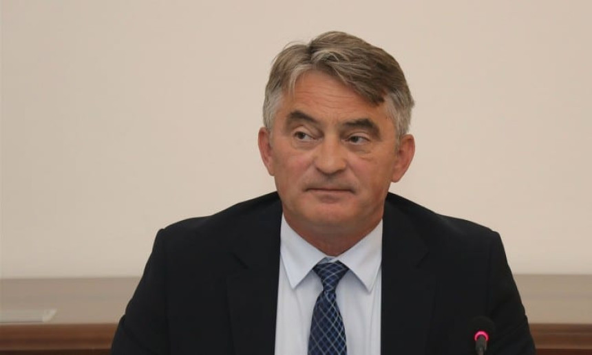 Komšić: Politički "apaurin" u BG za Milorada Dodika