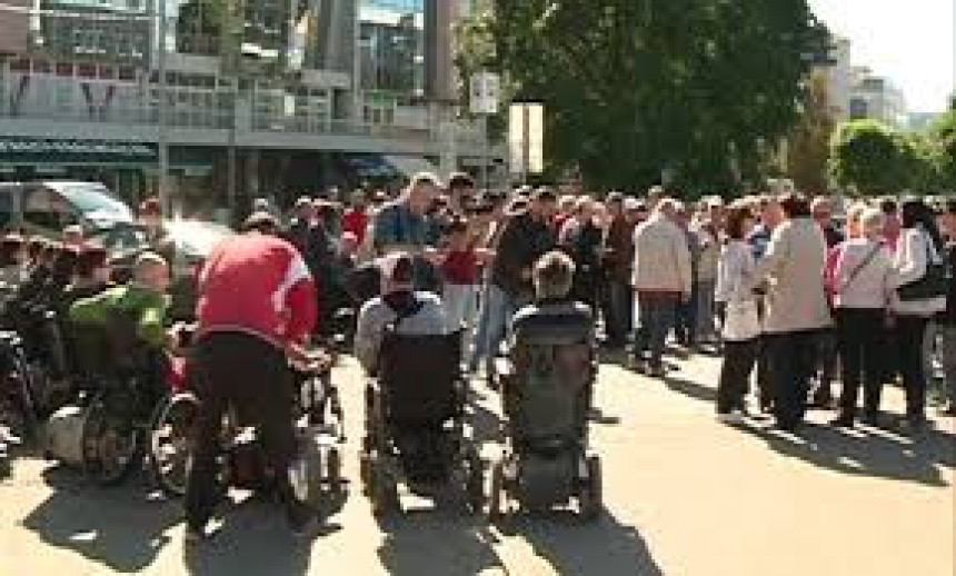 Протестна шетња инвалида данас у Бањалуци