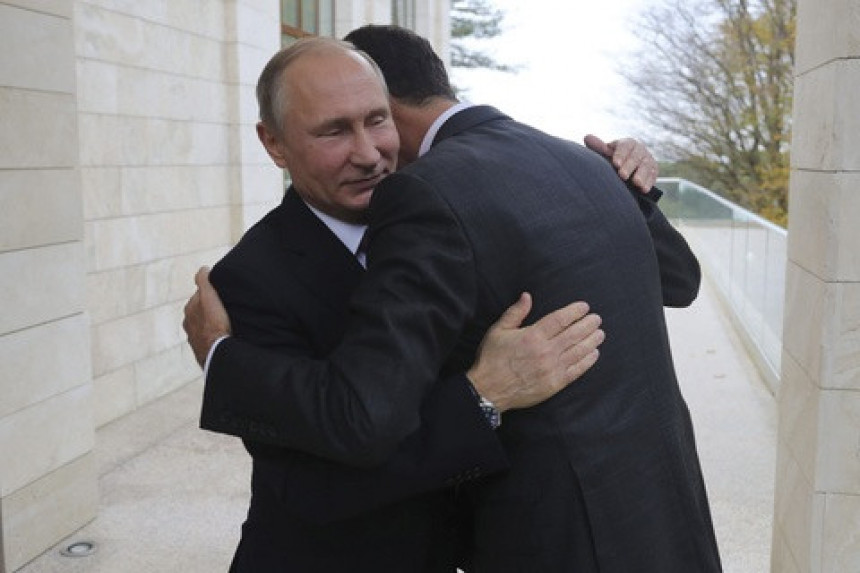 Asad kod Putina: Zagrljaj i poklon