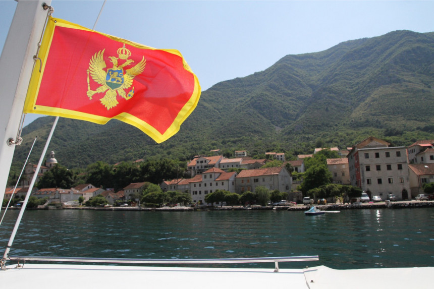Мала је Црна Гора, али милиони нису