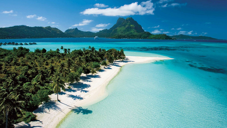 Тахити: Хиљадама километара далеко од стварности