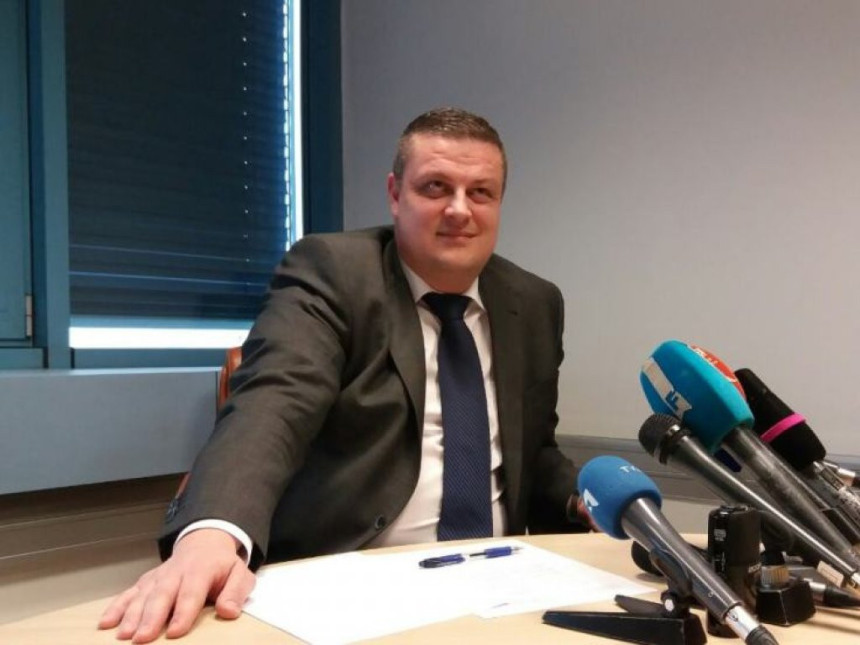 Mijatović podnio ostavku Zvizdiću