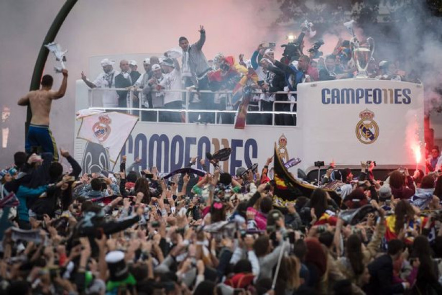 Desetine hiljada Madriđana slavilo titulu Reala!