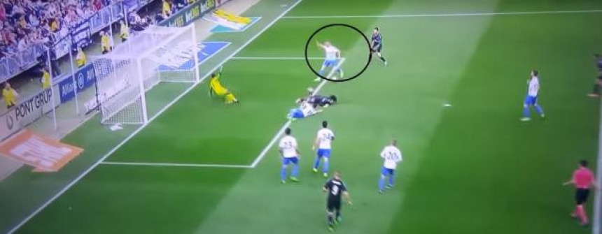 Video: Igrači Malage širili noge da Ronaldo da gol?!