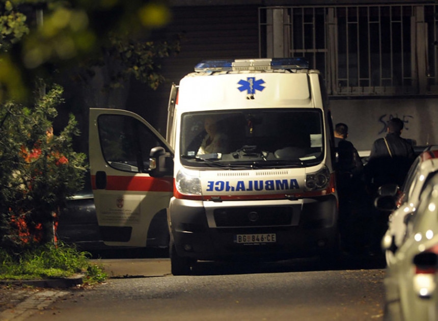 Beograd: Muža izbola u stanu