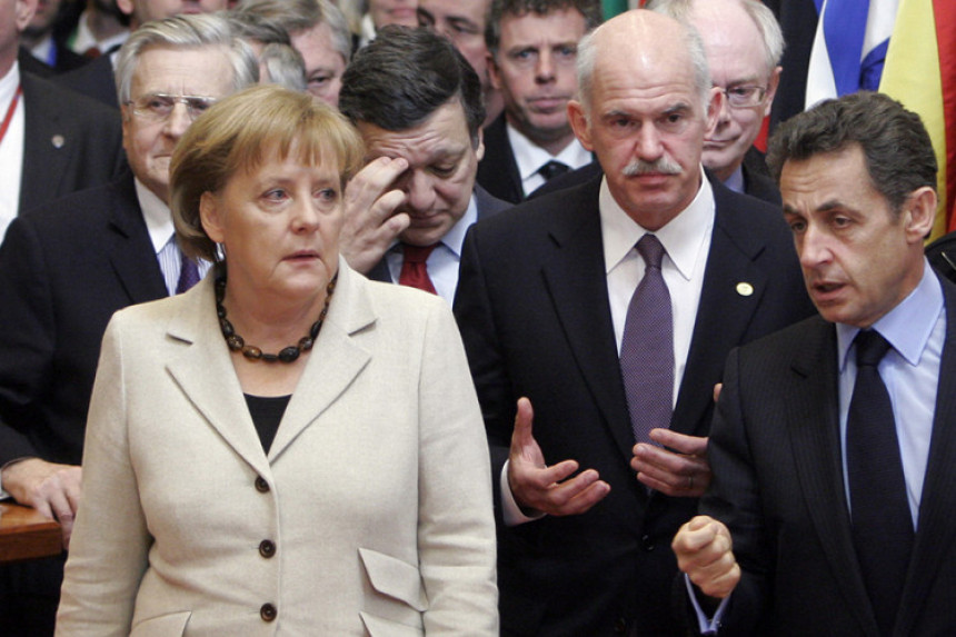 АП: Је ли угрожена улога Меркелове?