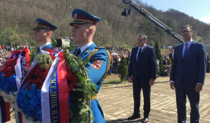 Vučić: "NE" NATO-u; Dodik: Ne zaboraviti