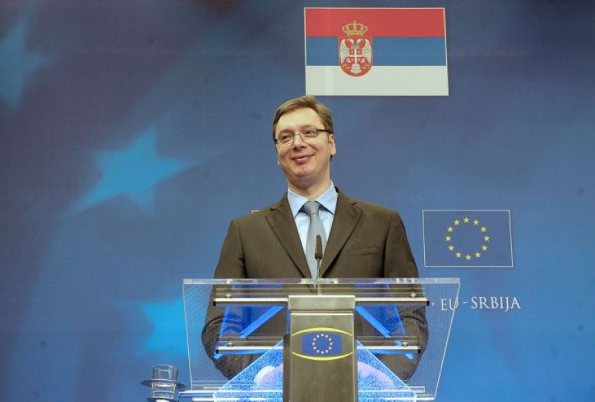 Србија води паметну политику