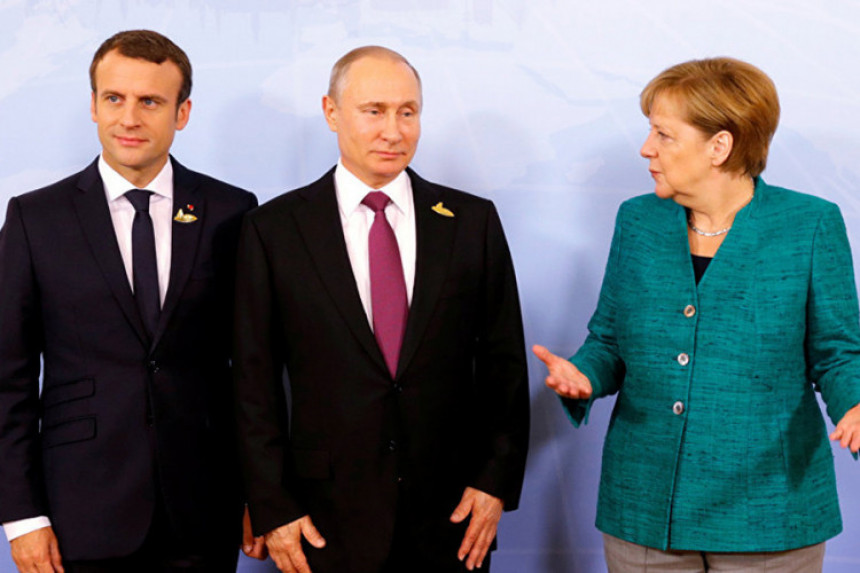 Путин, Меркелова и Макрон “на вези“