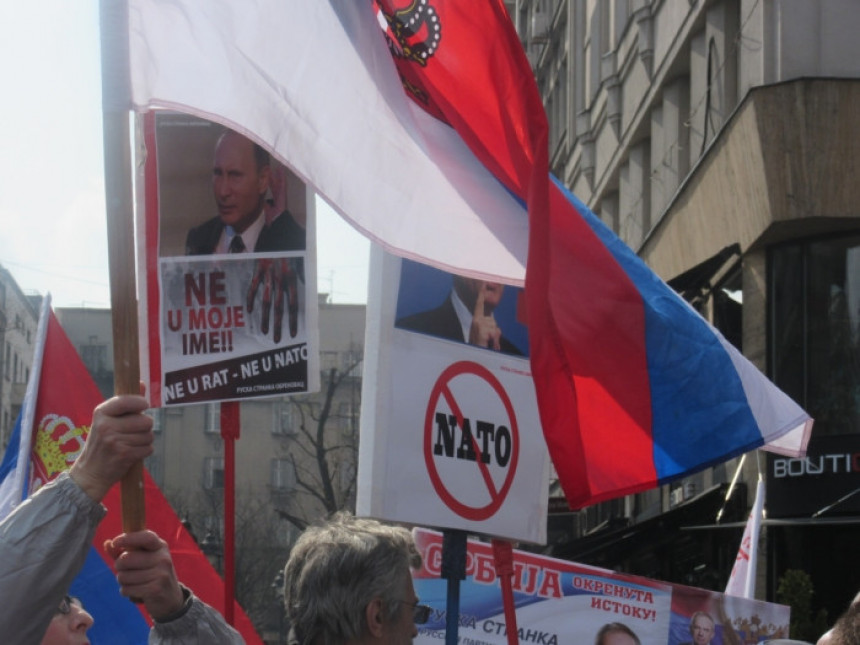Beograd: "Zavetnici" protiv NATO i RTS