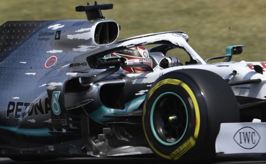 F1: Zašto su izgrebani bolidi Mercedesa?!
