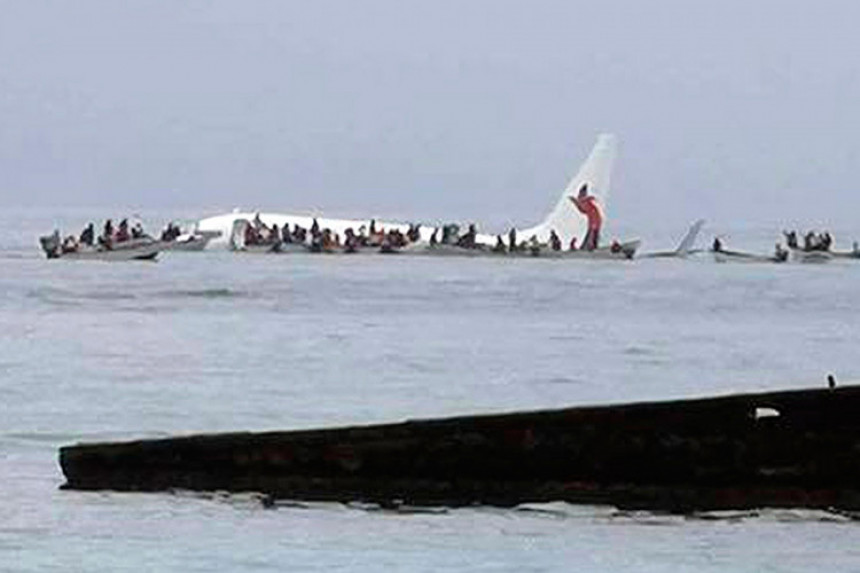 Putnički avion udario u obalu