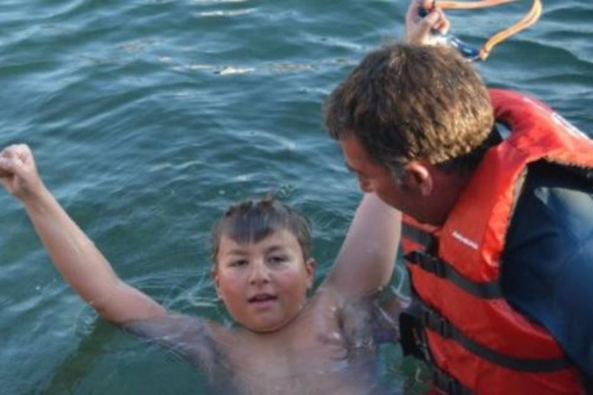 12-годишњак препливао Охридско језеро!