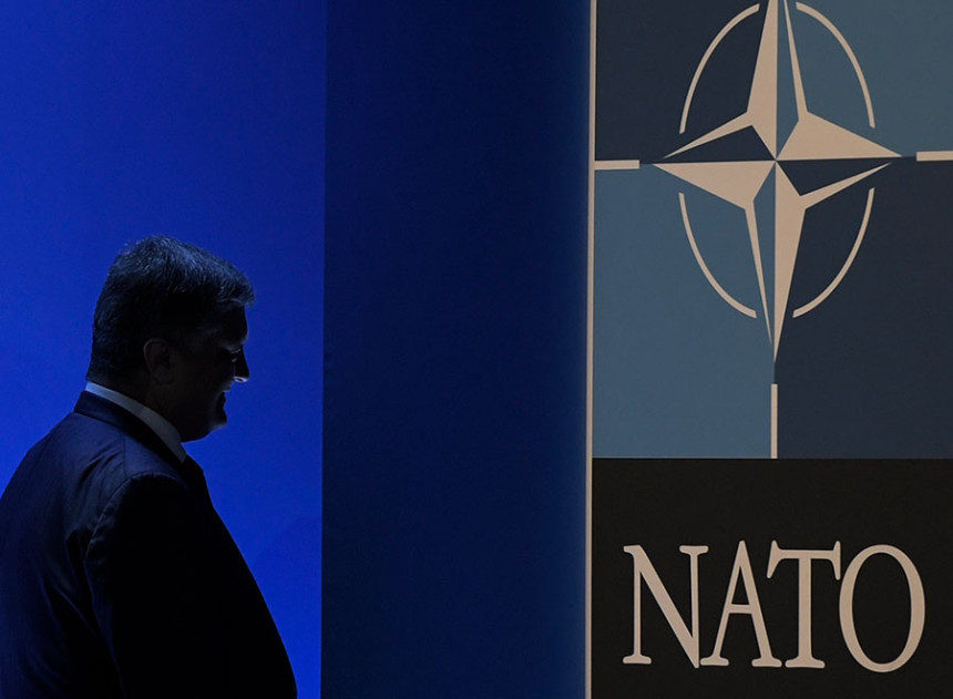 НАТО: Поштујемо право Србије