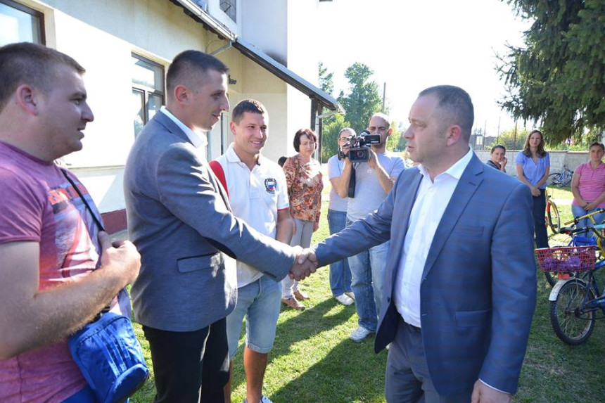 Bijeljina: Ograda školi u Balatunu