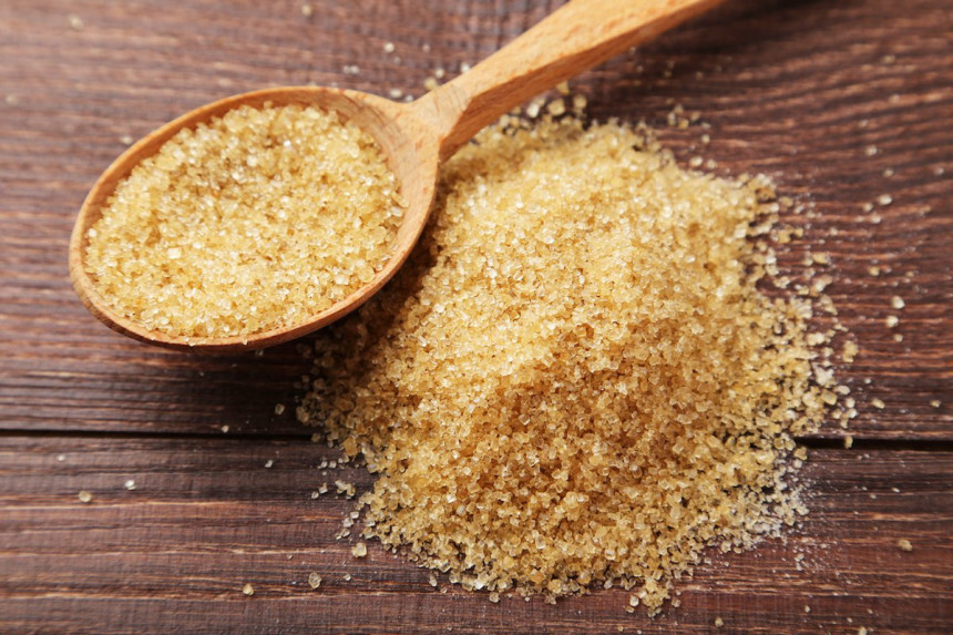 Да ли је жути шећер заиста здравији од бијелог?