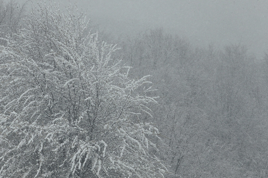 Стигли хладни дани: У Хрватској пао први снијег